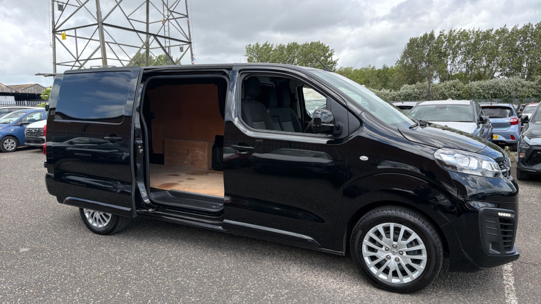 Vauxhall Vivaro L2 Diesel 3100 2.0d 145PS Pro H1 Van